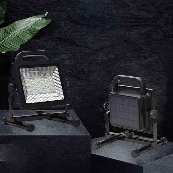 Lumina™ Solar Floodlight